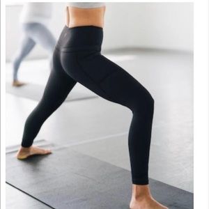 Zyia light and tight black leggings Hi rise 7/8